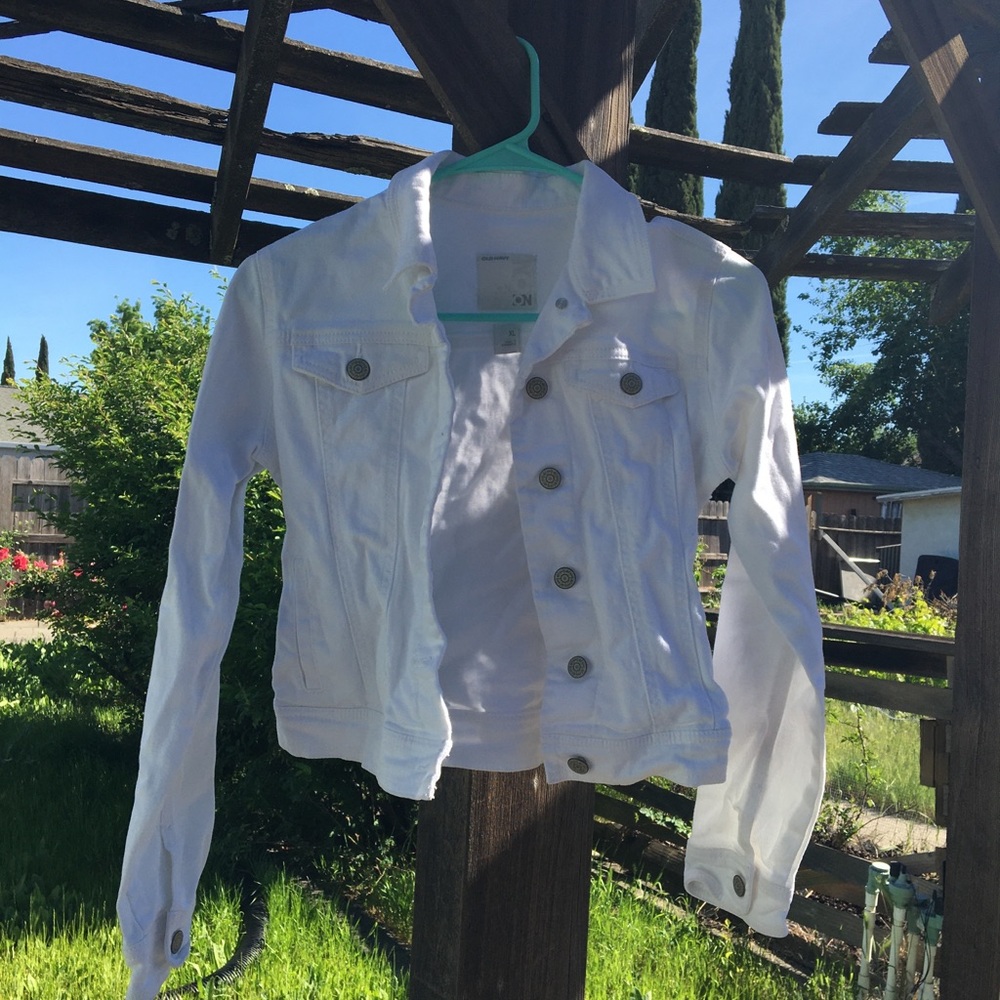 White jean jacket !